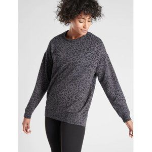 ATHLETA pure luxe sweatshirt in gray & black leopard size XL